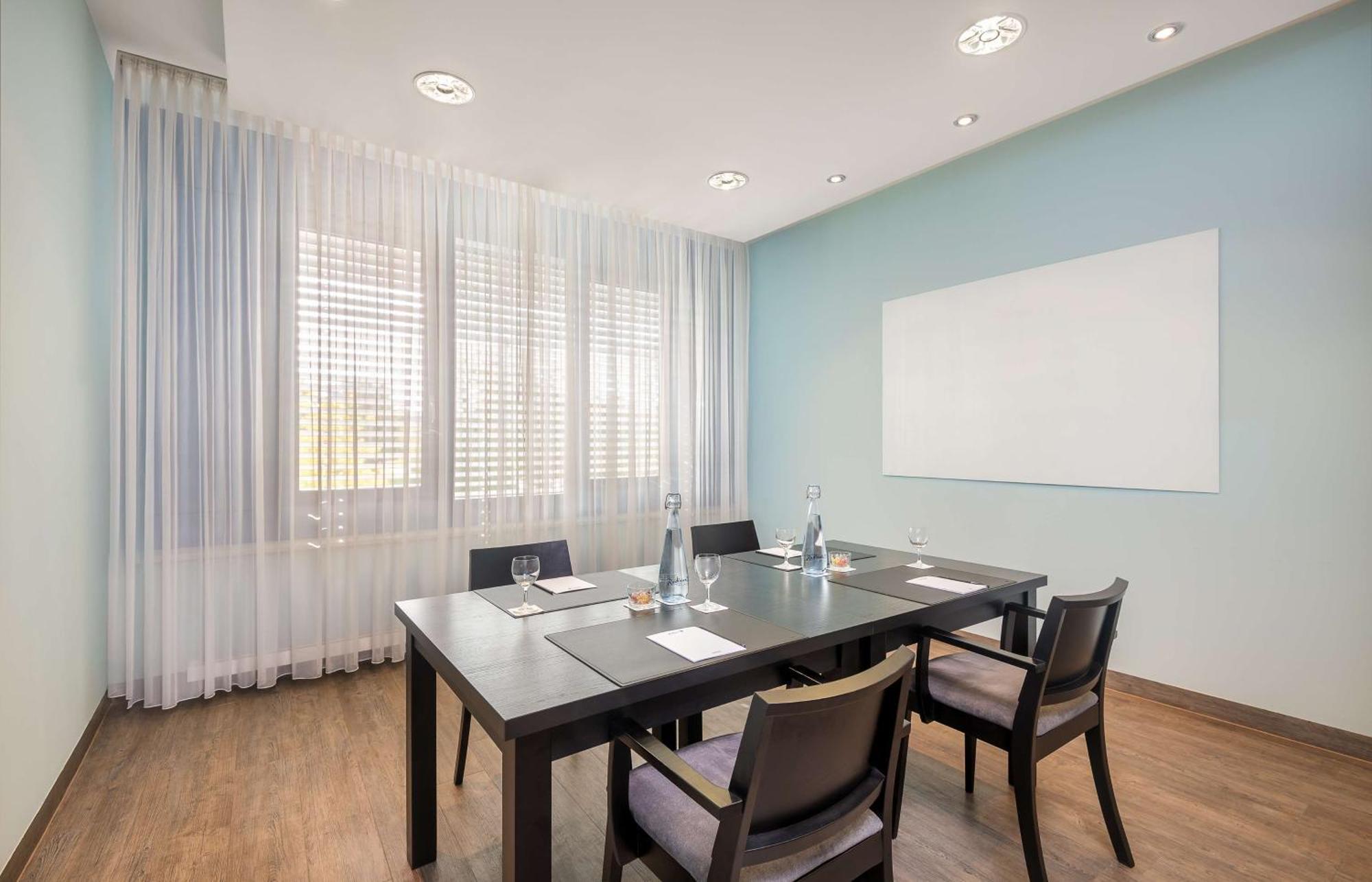 Radisson Blu Fuerst Leopold 4* Дессау