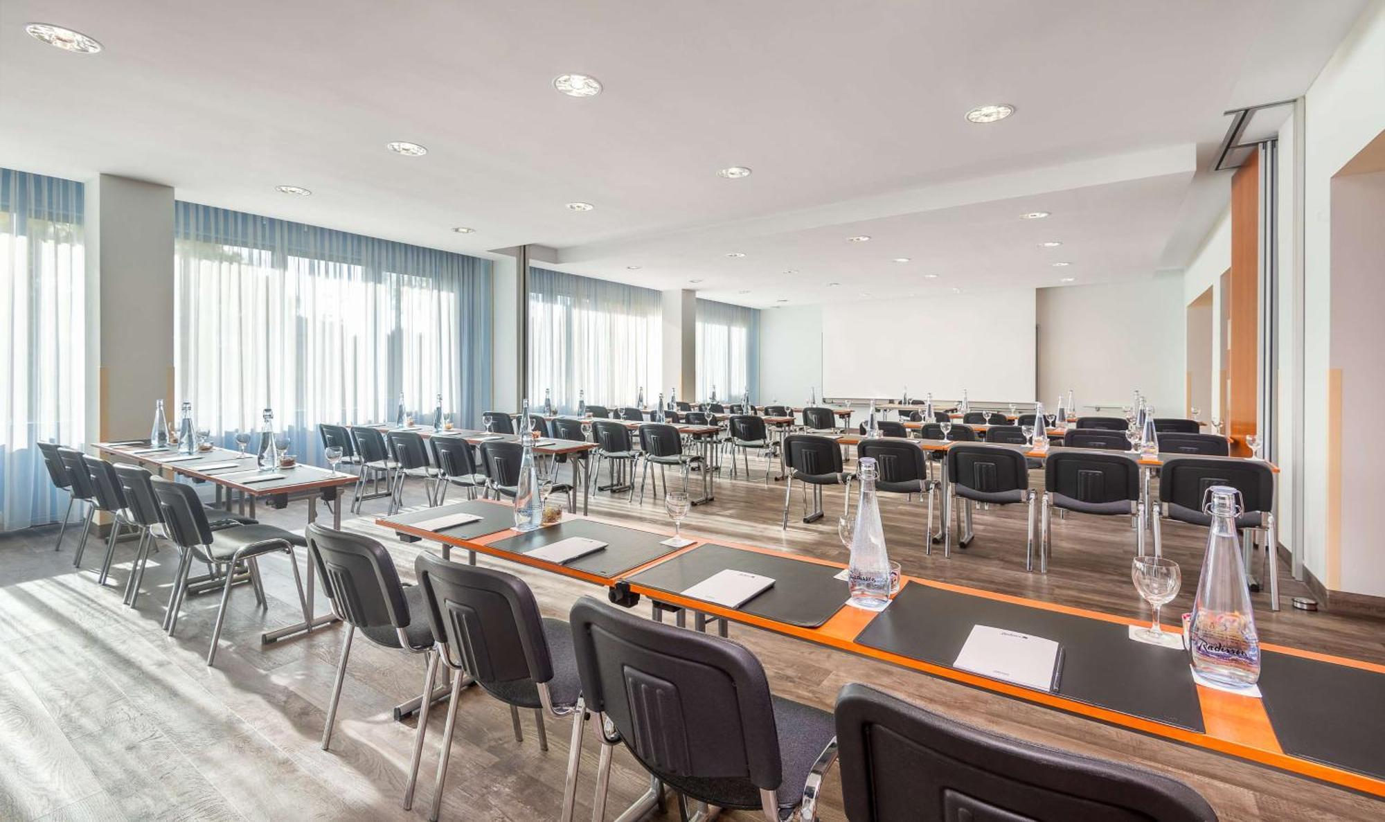 Отель Radisson Blu Fuerst Leopold 4*