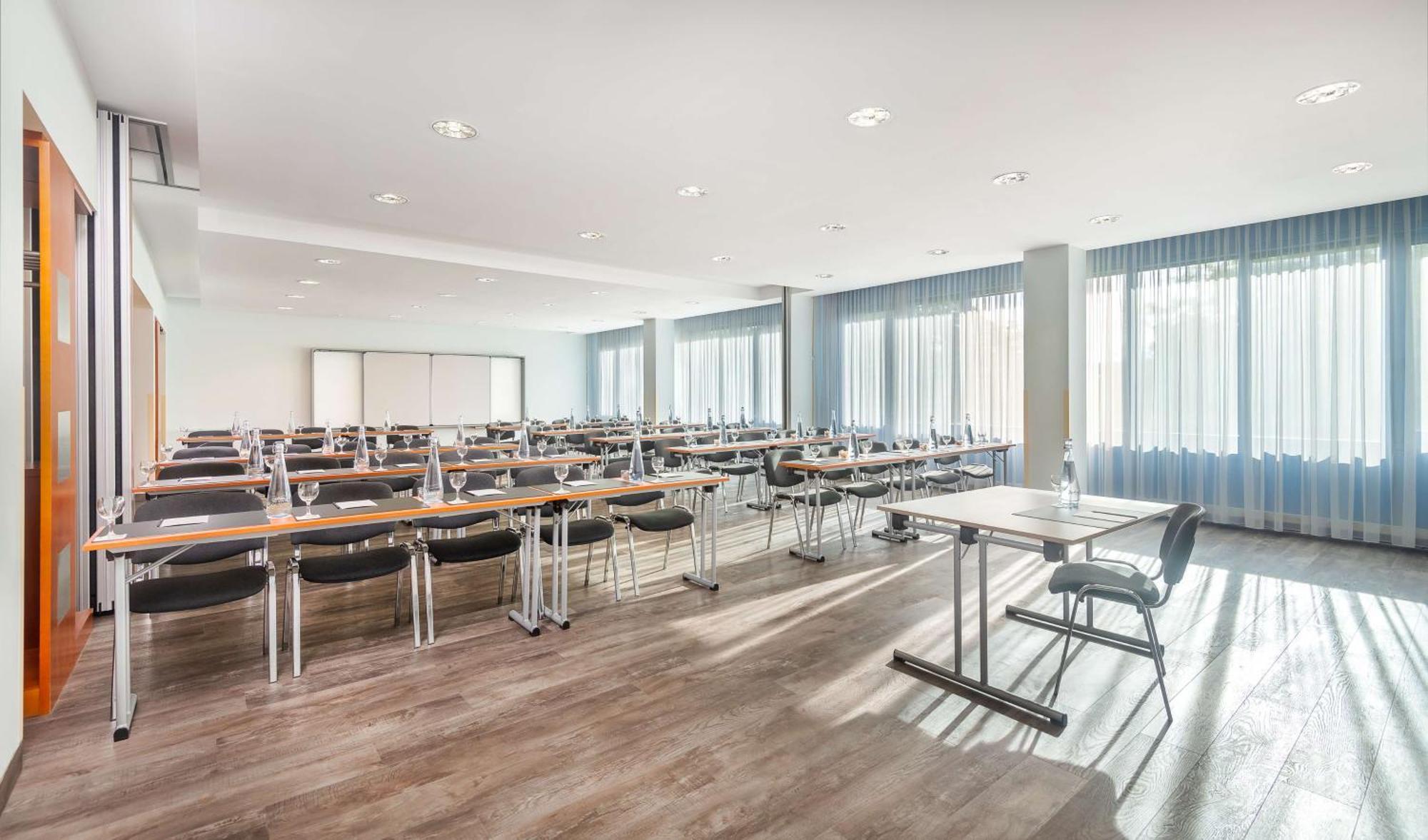 Radisson Blu Fuerst Leopold 4*